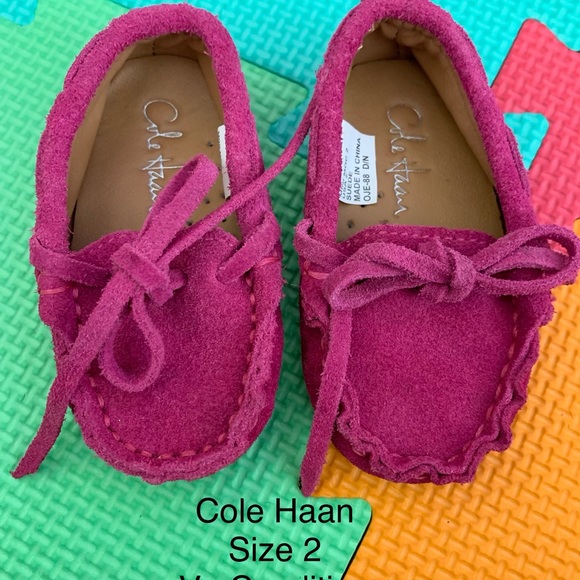 Cole Haan baby moccasins - Picture 1 of 2